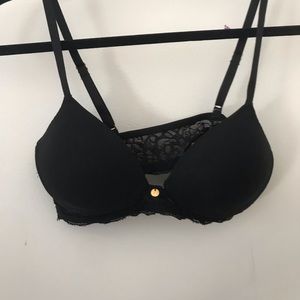 natori black lace bra